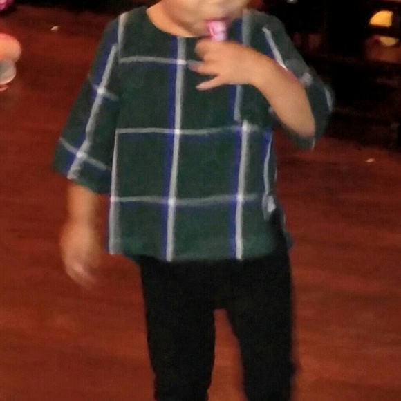 Super cute plaid shirt - Picture 2 of 7