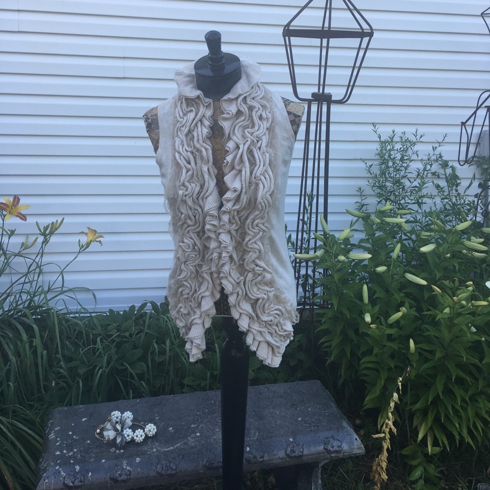 ARDEN B sweater vest