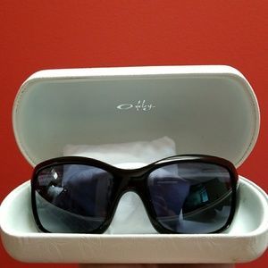 🍁Authentic Oakley "Ravishing" Sunglasses🍁