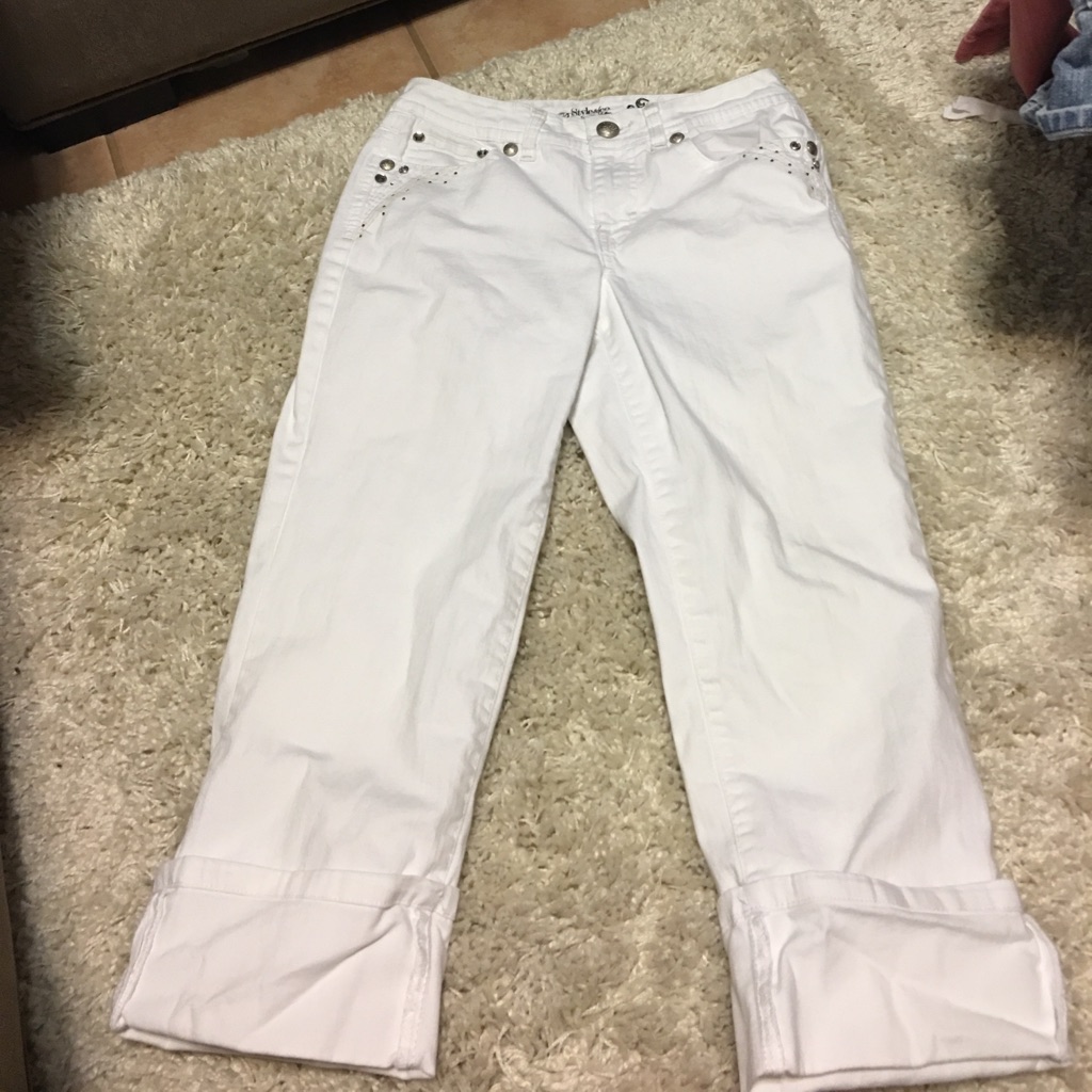 450 StyleCo White Cuffed Capri Jeans