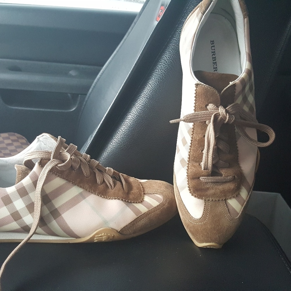Burberry tennis shoes