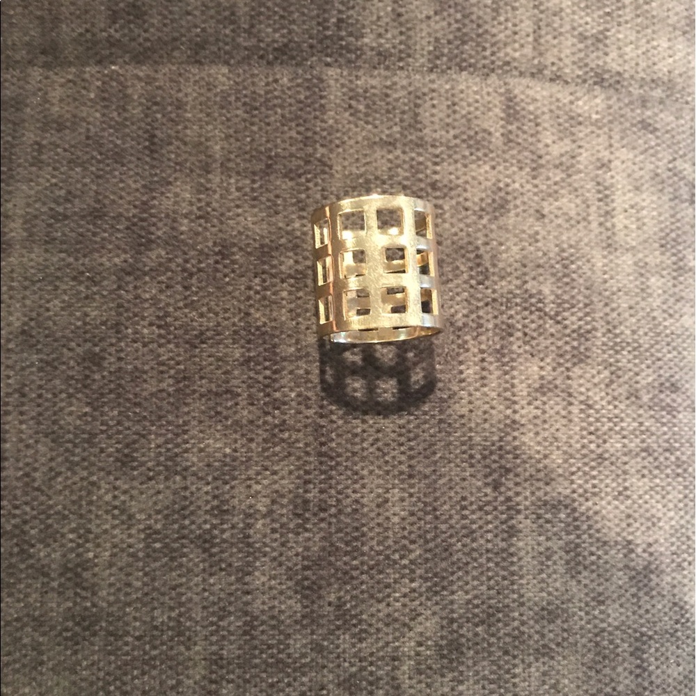 GORGEOUS GOLD CAGED RING!