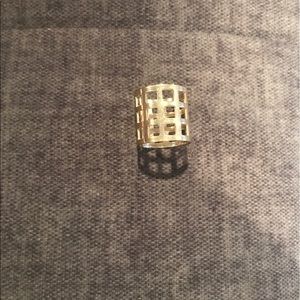 GORGEOUS GOLD CAGED RING!