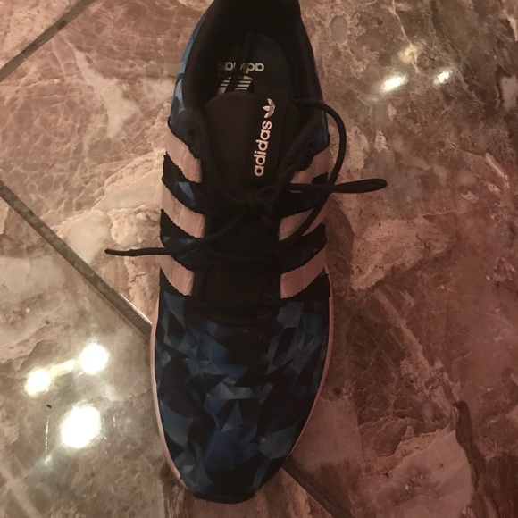 Adidas - Picture 3 of 3