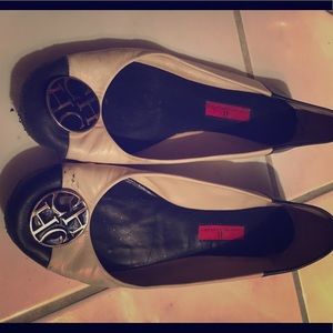 Carolina Herrera Flats size 8