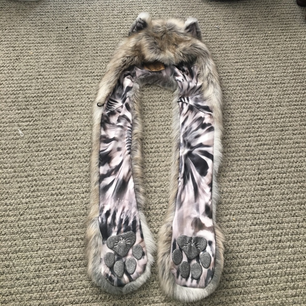Arctic Fox CE with Glitter Paws