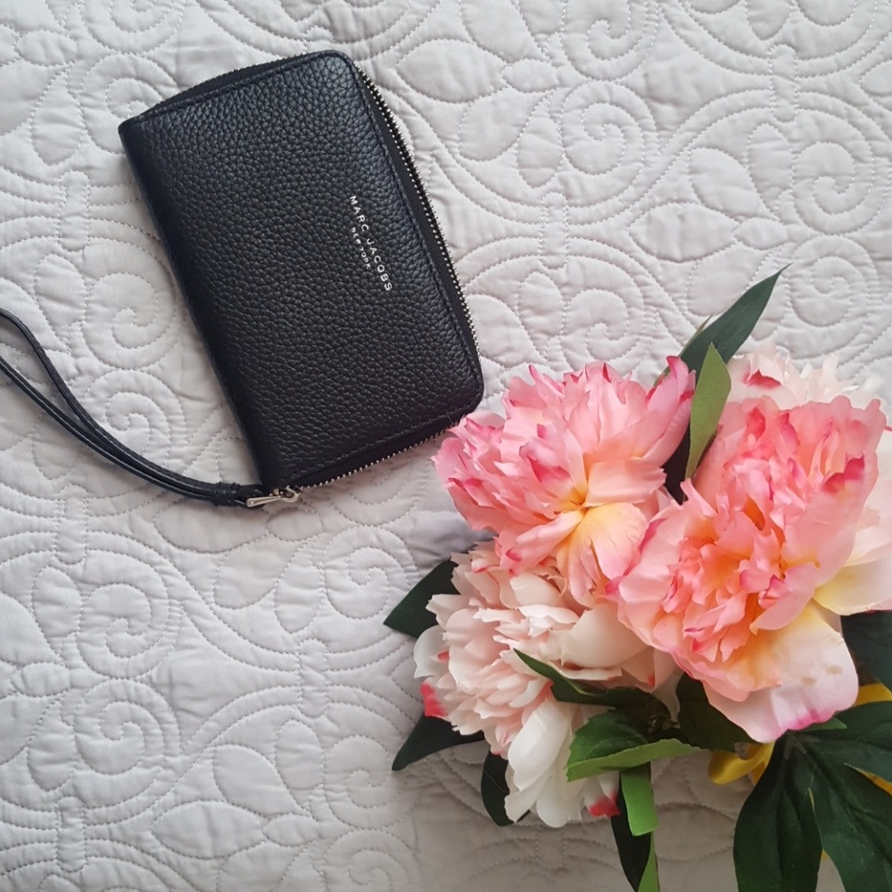 Marc Jacobs Leather Zip Phone Wristlet