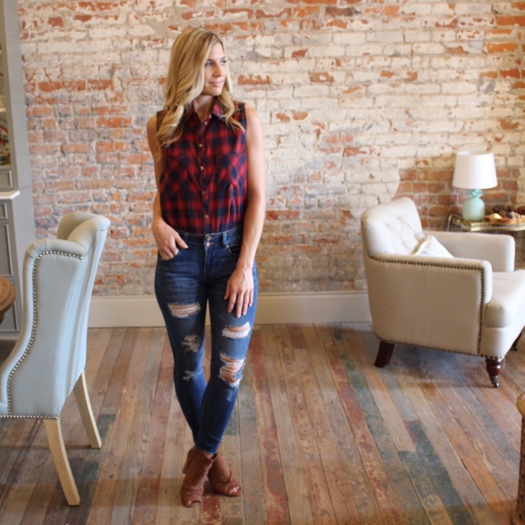 Sleeveless plaid button down with lace up sides - Picture 2 of 8