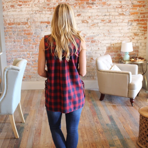 Sleeveless plaid button down with lace up sides - Picture 6 of 8