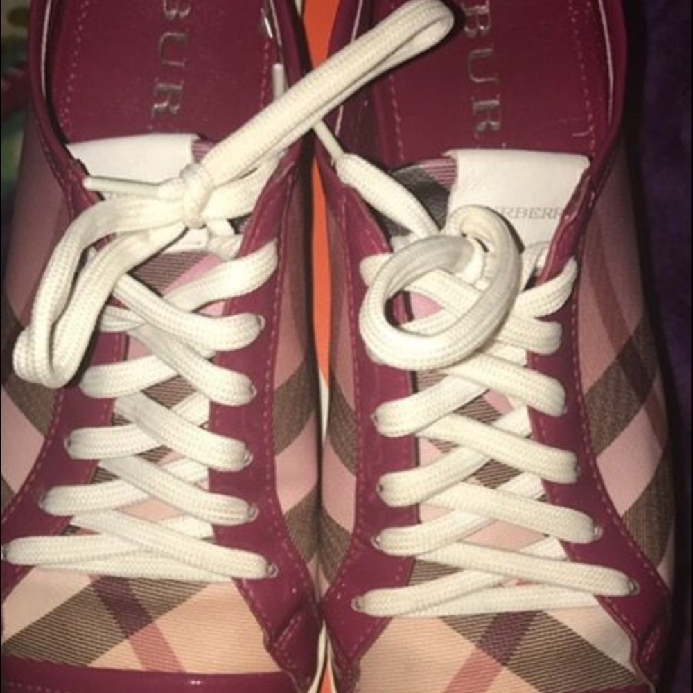 Authentic Burberry shoes (size7)