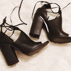 UNIF STRAPPY HEELS