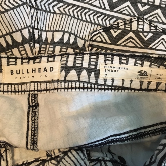 Shorts - Picture 4 of 4