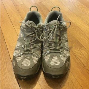 Women's Hiking Shoes