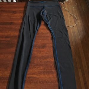 Reversible Lululemon wunder under tights size 6