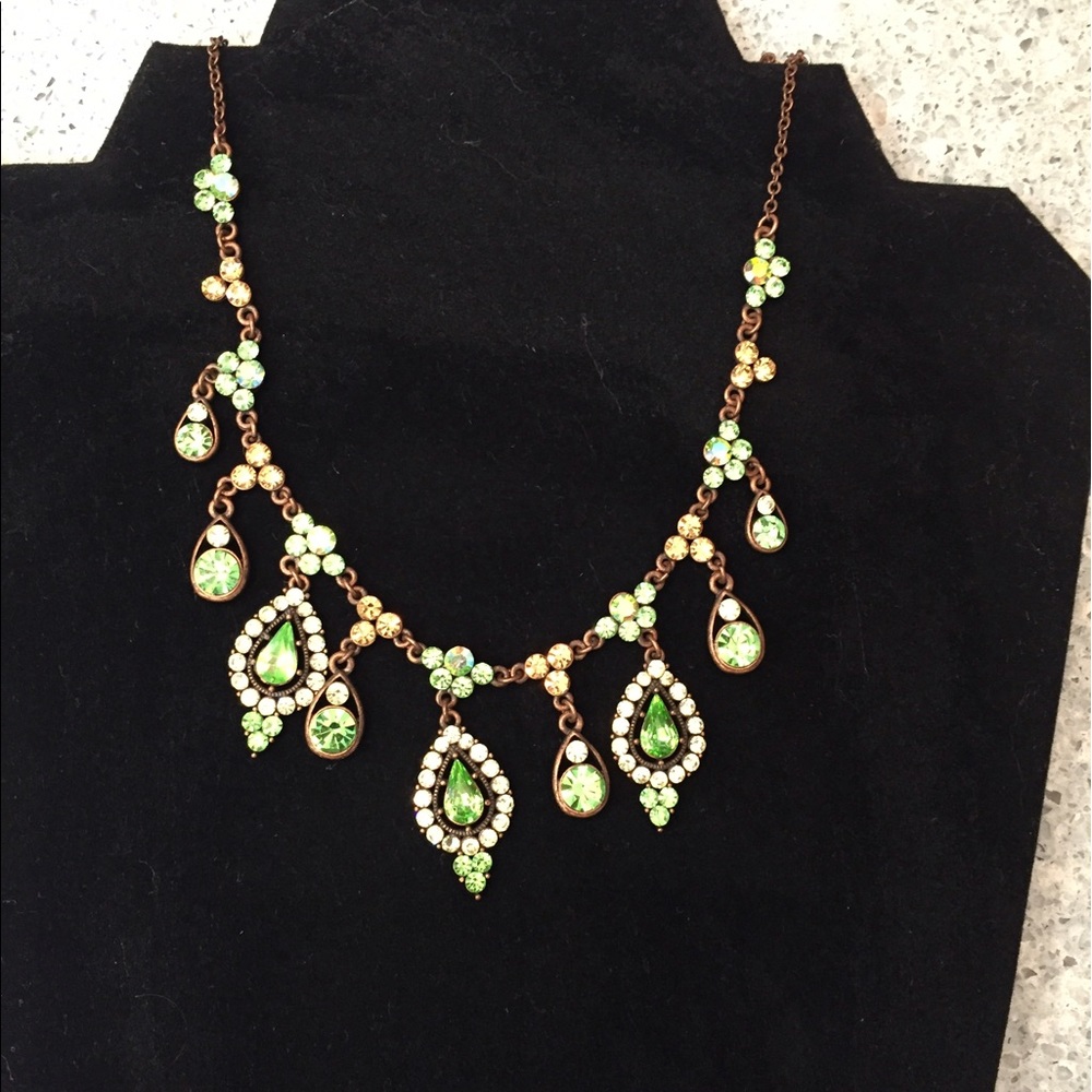 Gorgeous emerald colored glam necklace