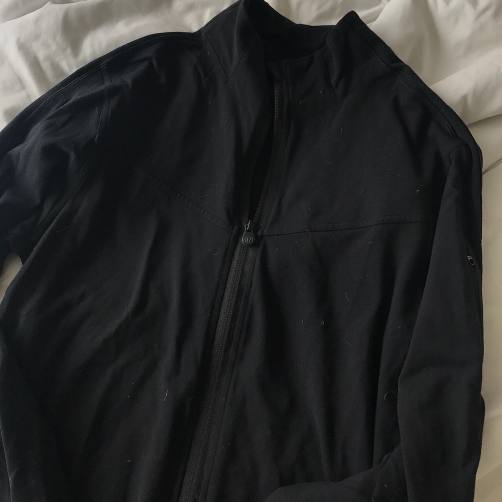 Black lululemon workout jacket