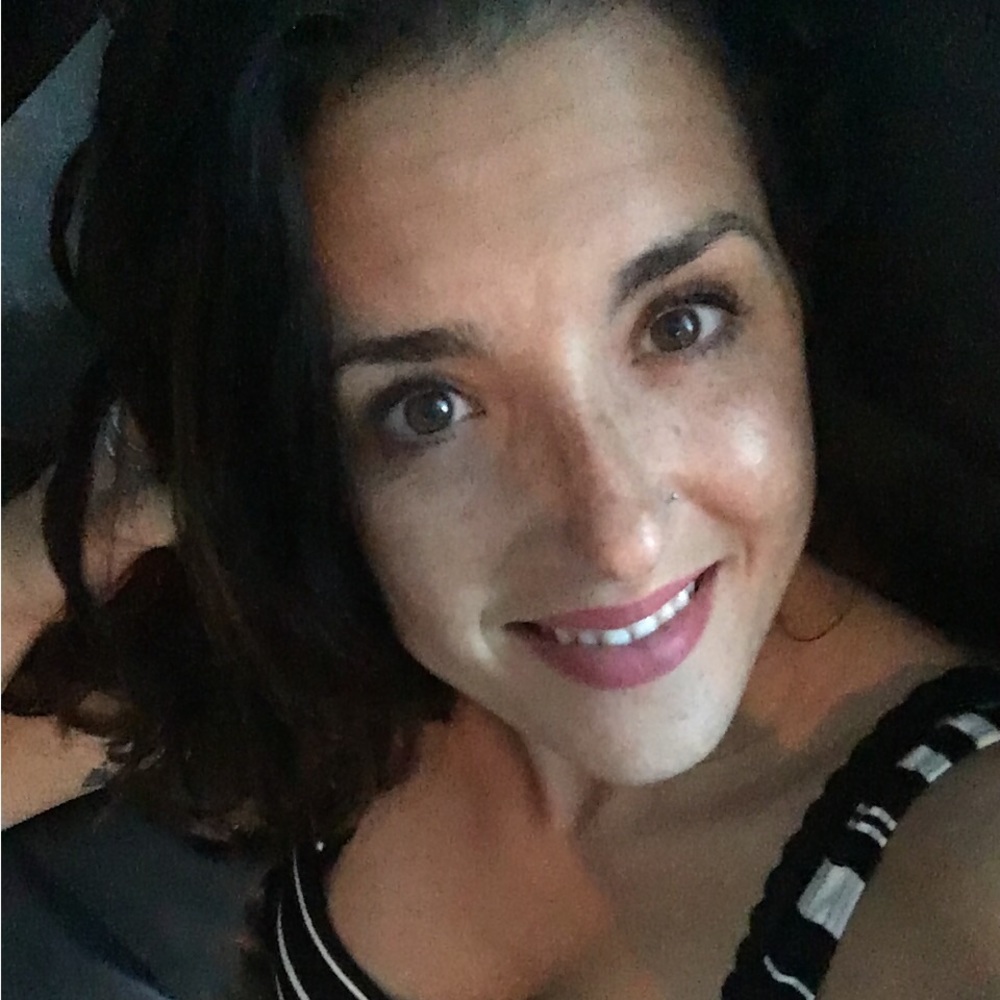 Meet your Posher, Elizabeth