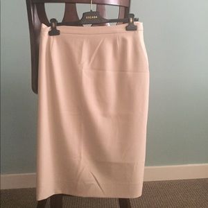 ✨ ESCADA pencil skirt, Size 10✨