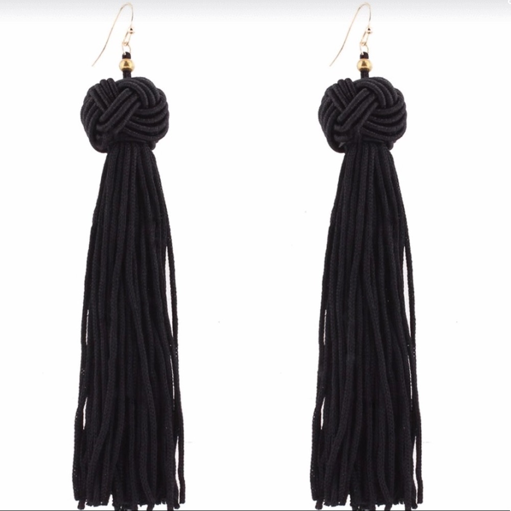 Tassel earrings Vanessa Mooney style