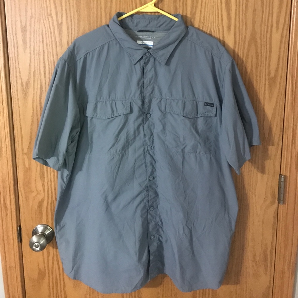 Columbia Omni shade XL gray button down