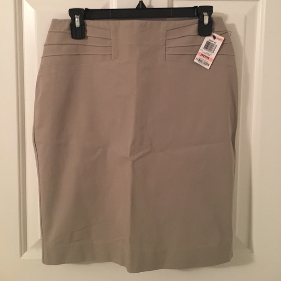 Alfani tan pencil skirt. 2 Petite. New with tags! - Picture 2 of 4