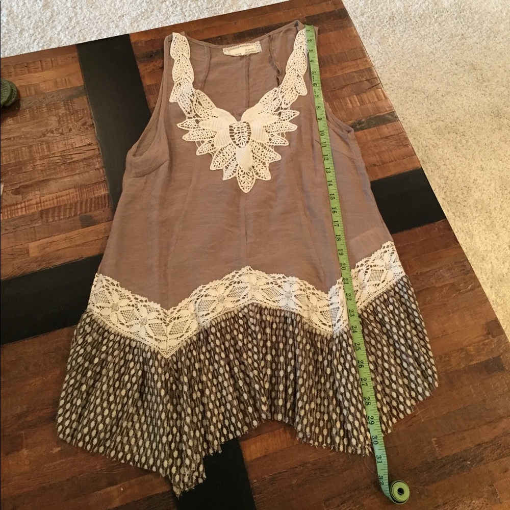Sweet, sleeveless tunic!