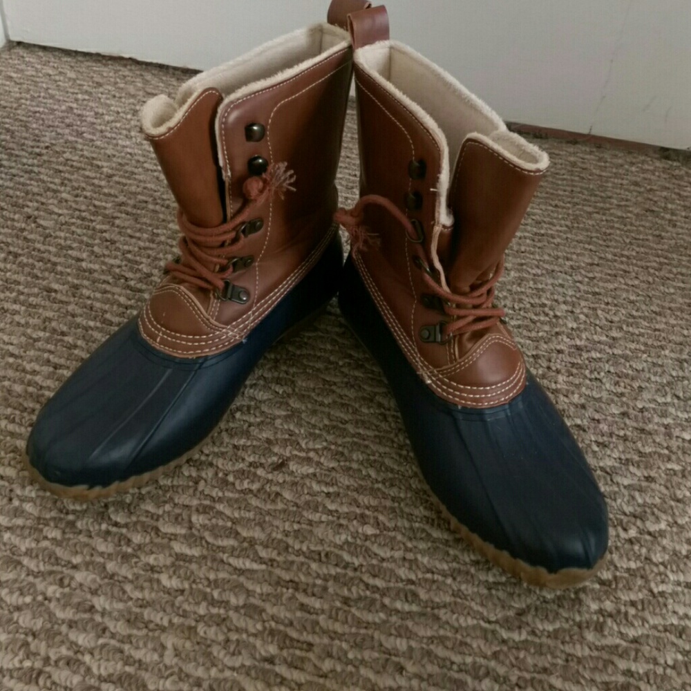Duck boots