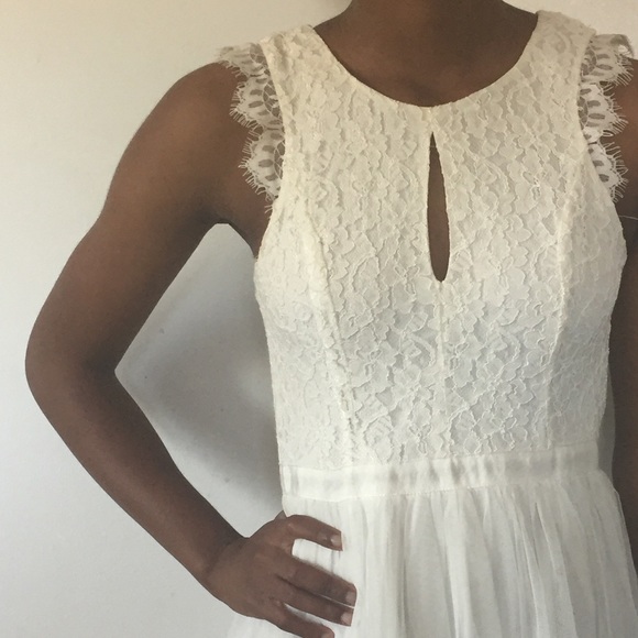 White dress - Picture 3 of 3