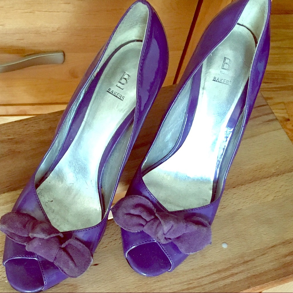 Peep toe pumps