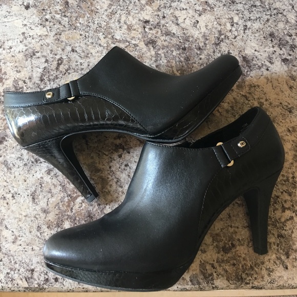 Bandolino Black Booties stylish and comfortable! - Picture 4 of 4