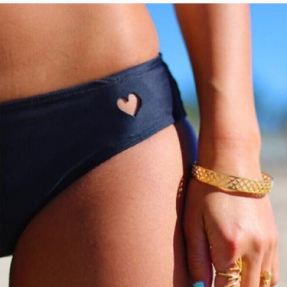 βAlinaβ Heart cheeky Brazilian bikini bottoms - Picture 5 of 6