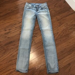 Light wash skinny jeans