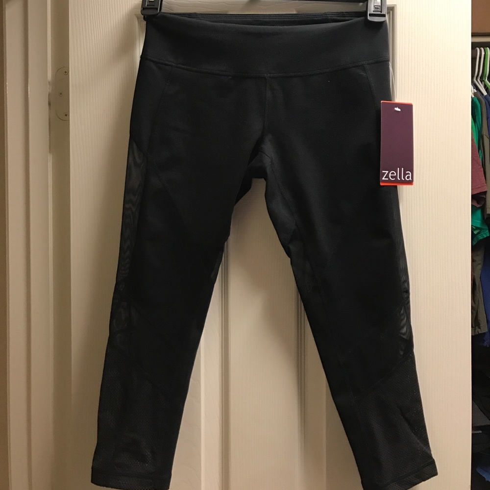 New Zella black crop leggings, size Small