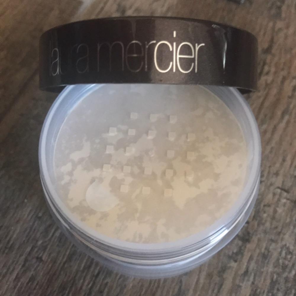 Laura Mercier translucent loose setting powder
