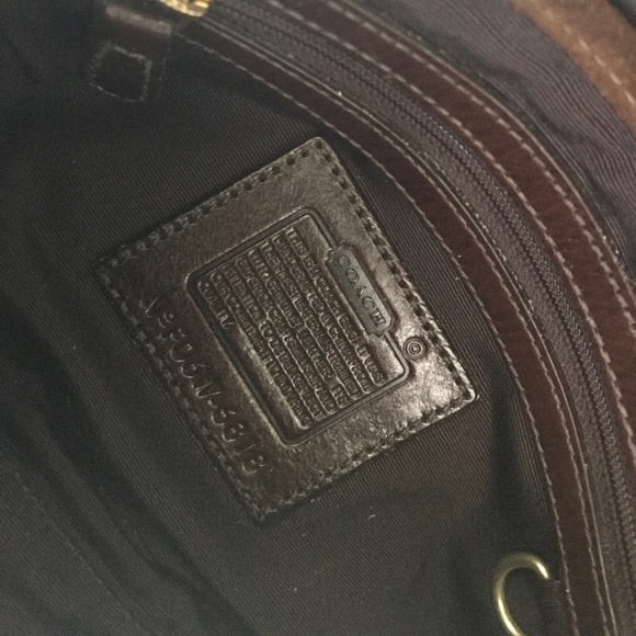 Authentic Coach Small Signature Purse - Picture 6 of 8