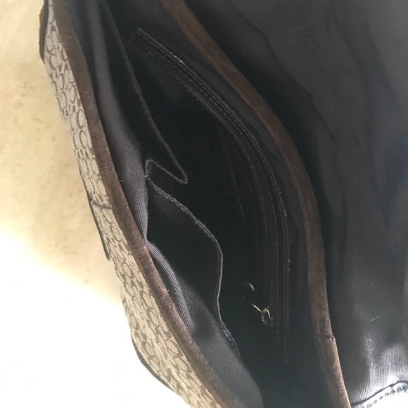 Authentic Coach Small Signature Purse - Picture 7 of 8