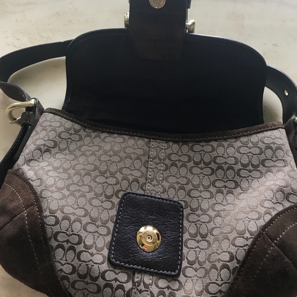 Authentic Coach Small Signature Purse - Picture 8 of 8