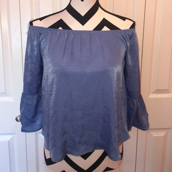 🔥4 for 25 Blue Off The Shoulder Top - Picture 3 of 7