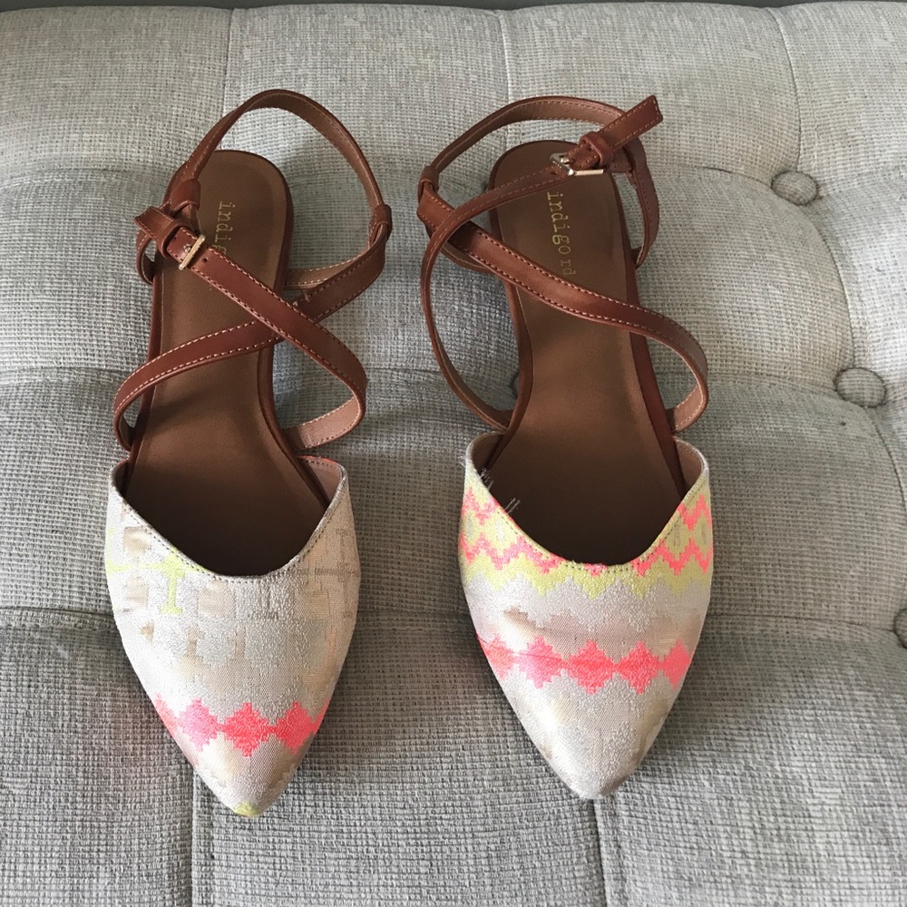 Pointy toe flats.