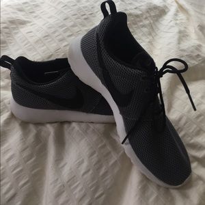 Nike Roshe run sneakers