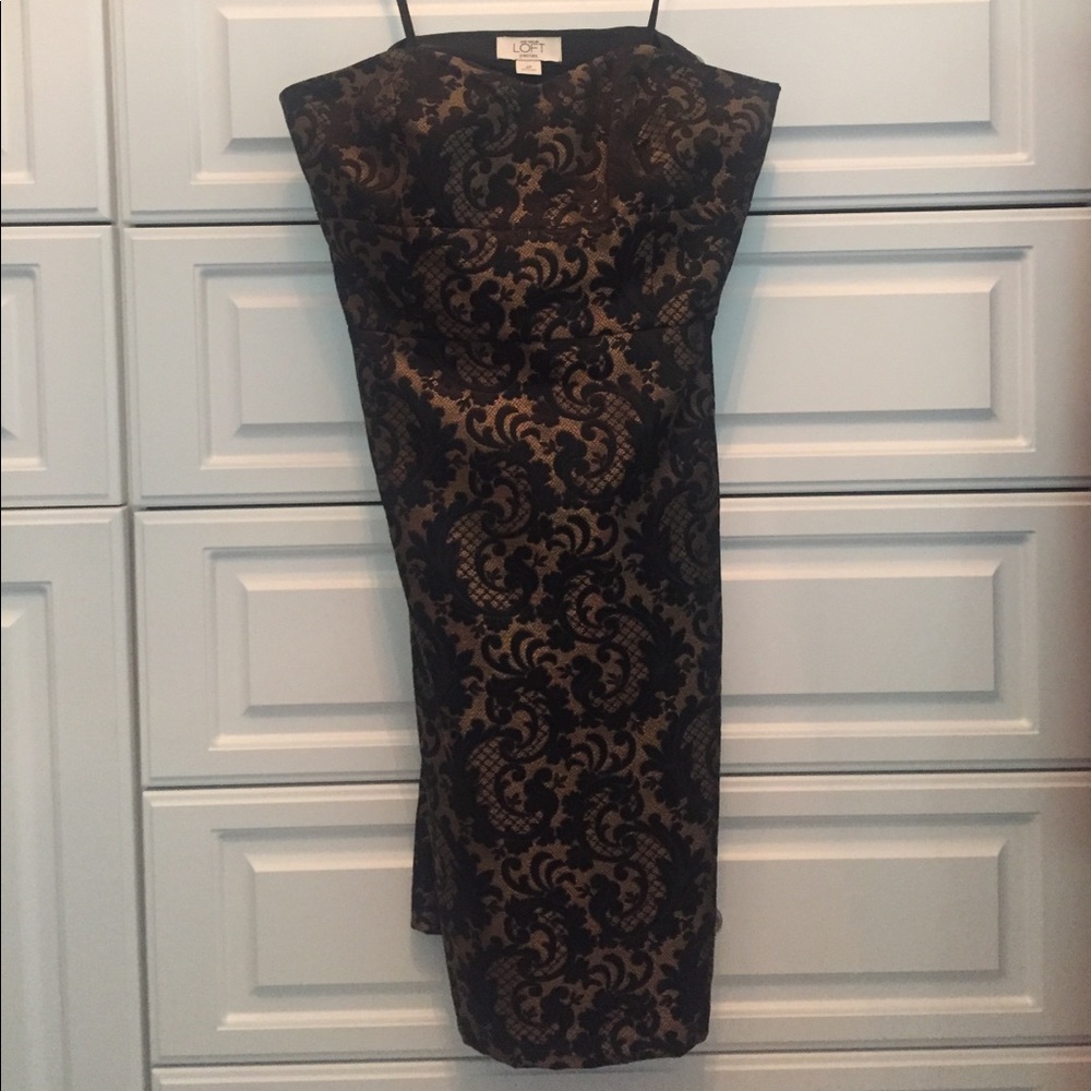 EUC Loft Petite Sz 6P black & gold strapless dress