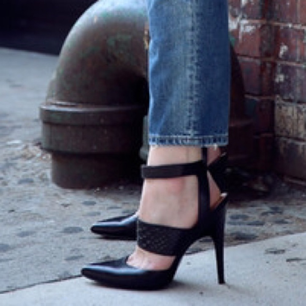 Sigerson Morrison Brielle Strappy Pointy Toe Pump