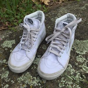 White Sk8 hi's