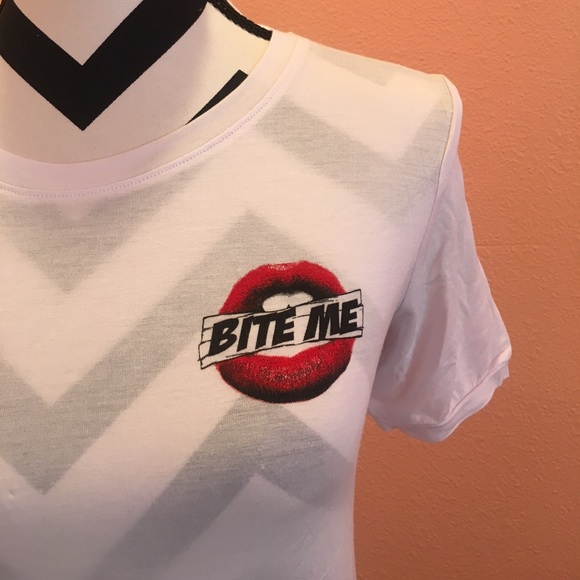 🔥4 for 25 White Bite Me Print T-Shirt - Picture 4 of 6