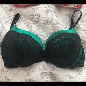 Green lace Victoria secret plunge bombshell