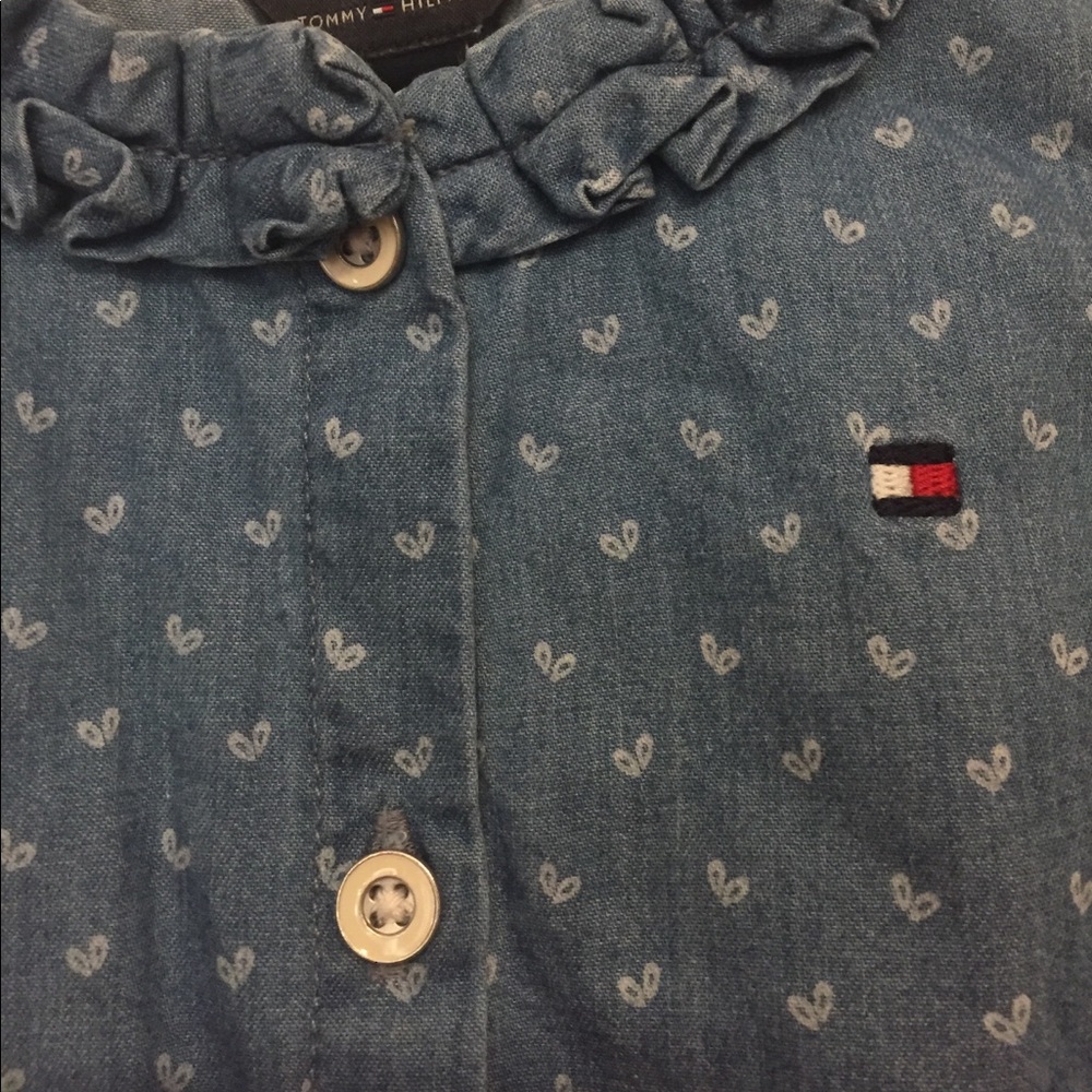 Sweet little chambray Hilfiger dress size 18M - Picture 2 of 3