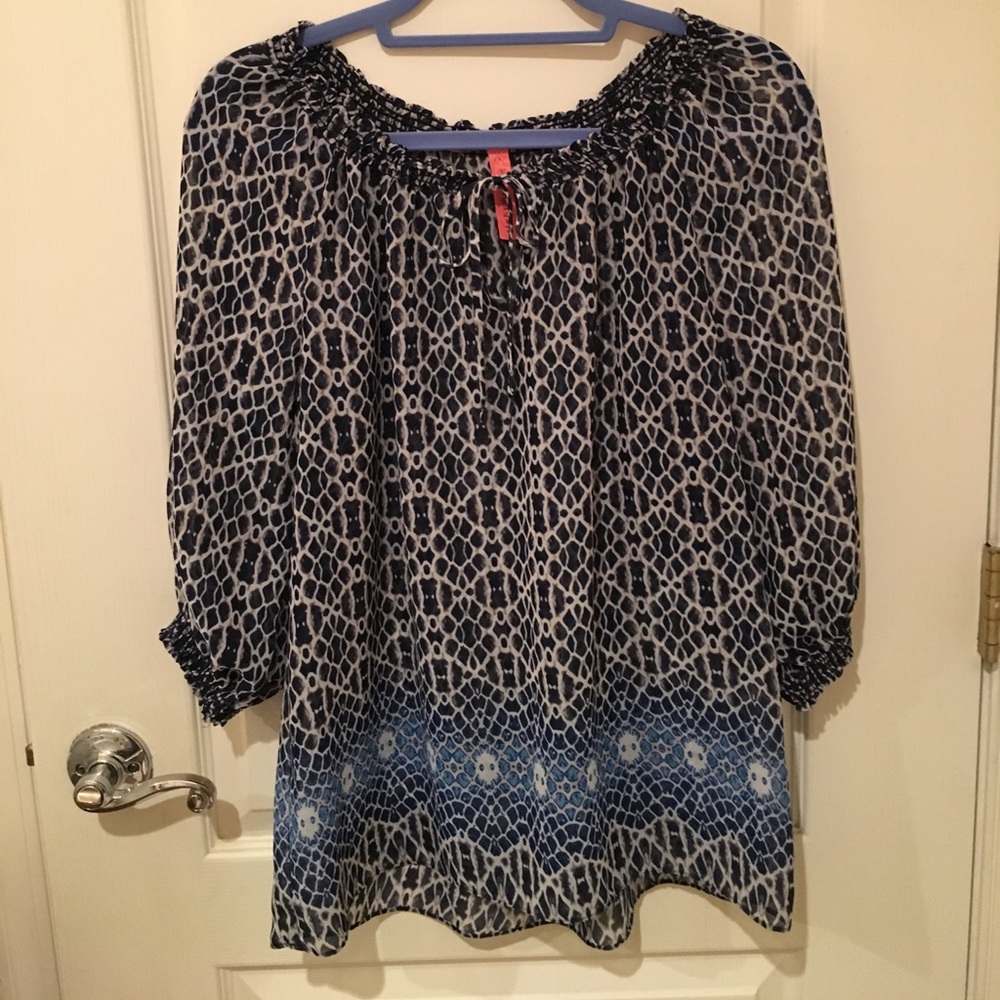 Gorgeous blue patterned blouse