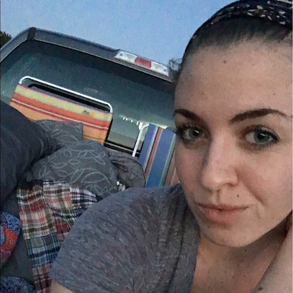 Meet your Posher, Kayla