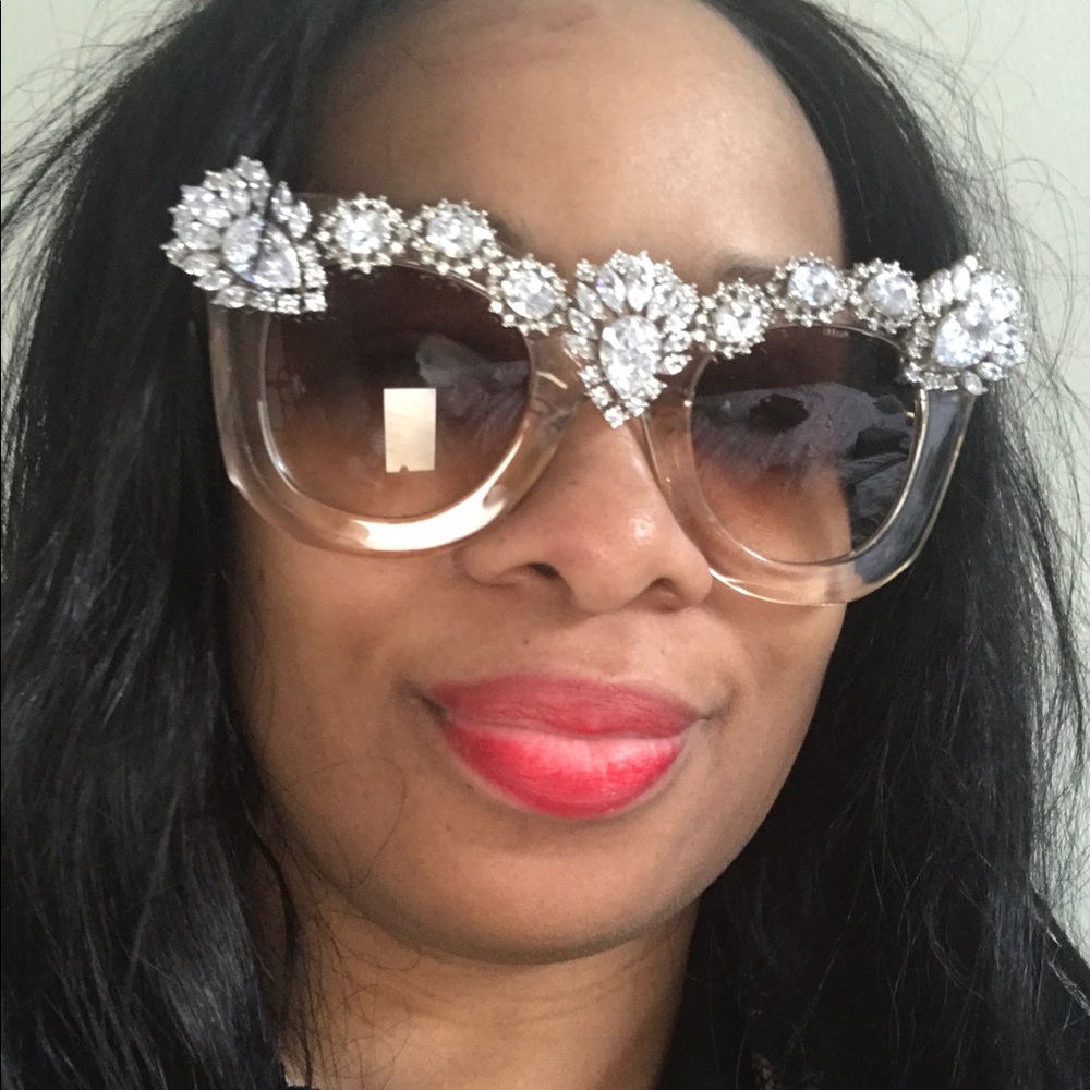 Meet your Posher, Cynthia