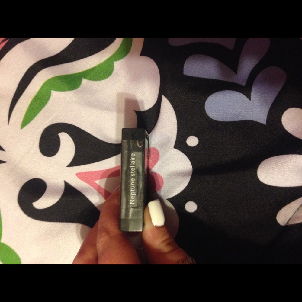 Eye shadow - Picture 2 of 3